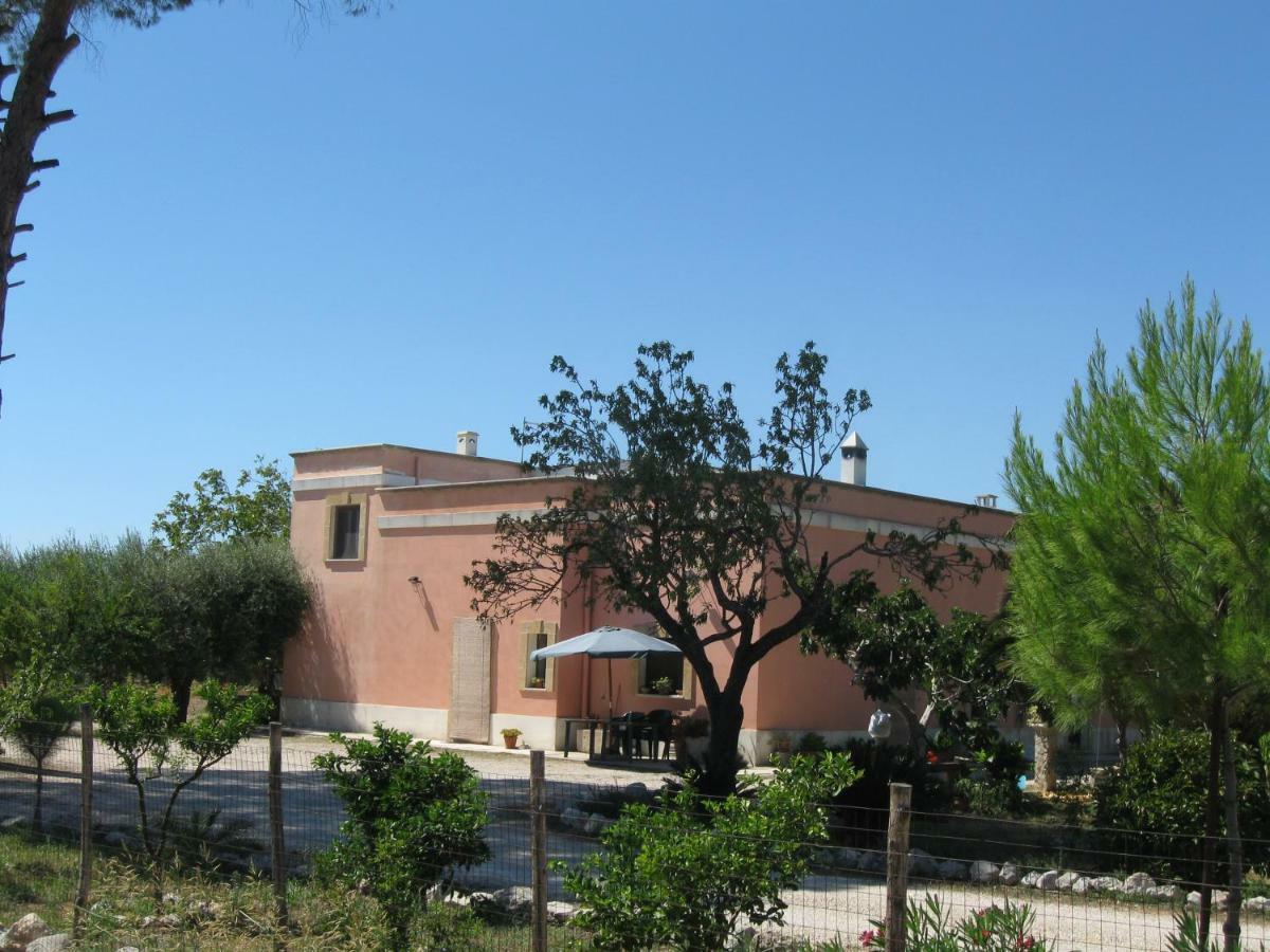 Villa Rita Bed & Breakfast Campi Salentina Exterior foto